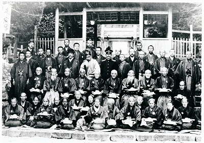 賀多神社「老杉の碑」建立役員記念写真